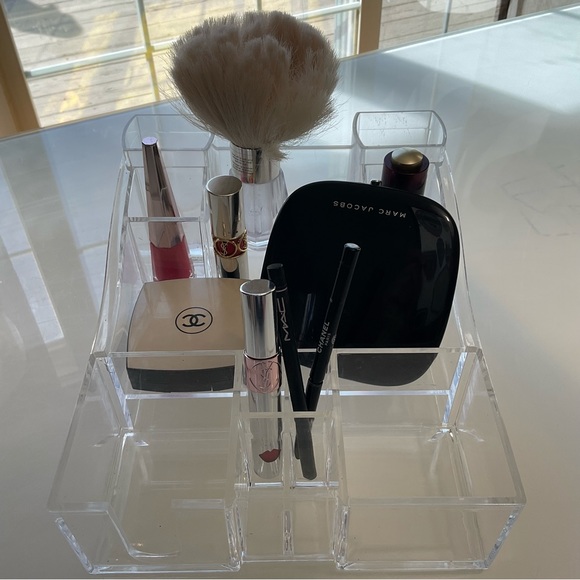 Cosmetic Counter 10 Compartment Acrylic Tray Acrylic Clear Make up Organizer - Picture 2 of 13